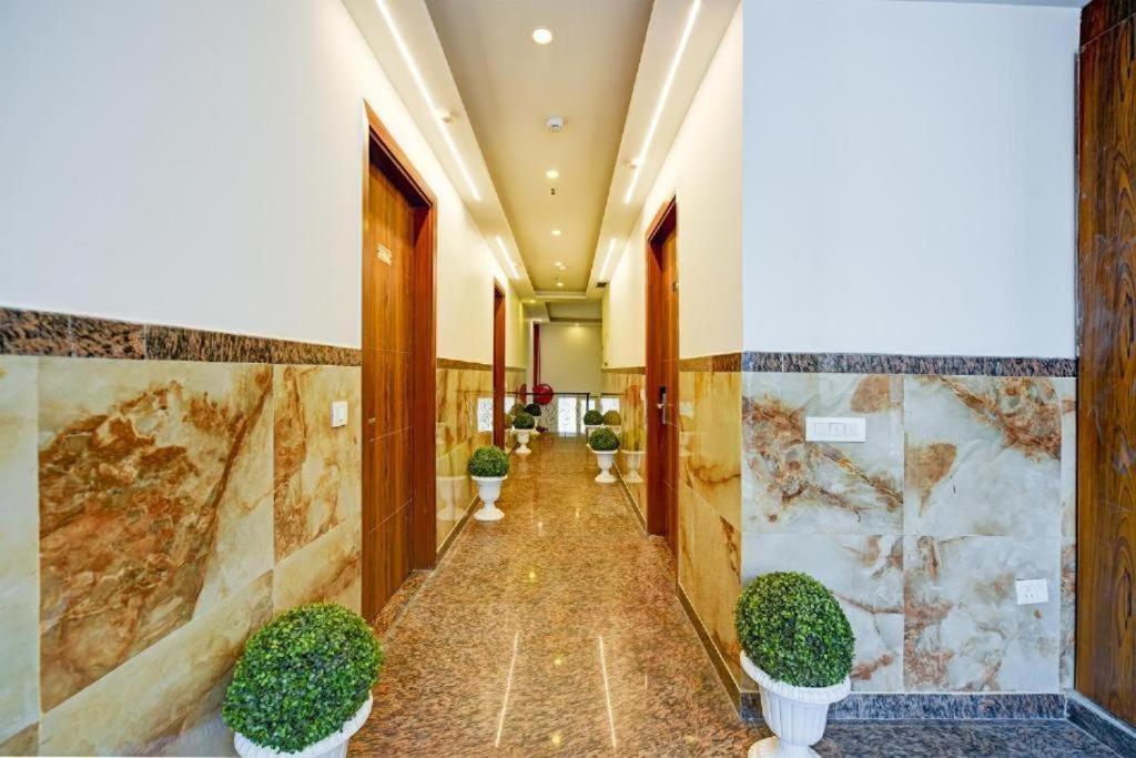 ניו דלהי Hotel Rosewood Near Delhi Airport מראה חיצוני תמונה
